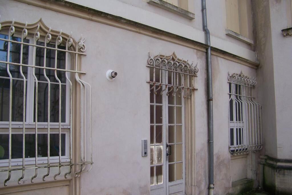 Charmant Studio Au Calme Tout Confort Dans Chateau Neo Gothique Proche Zenith Comet Orleans Parking Voiture Gratuit Wifi Haut Debit Rue Des Montees المظهر الخارجي الصورة